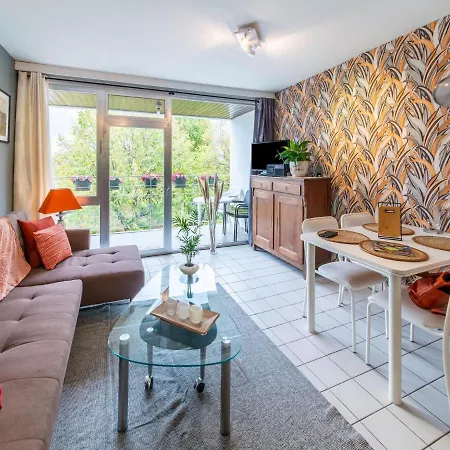 דירה In With Balcony *