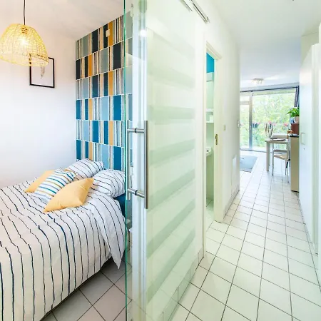 In With Balcony Apartment *